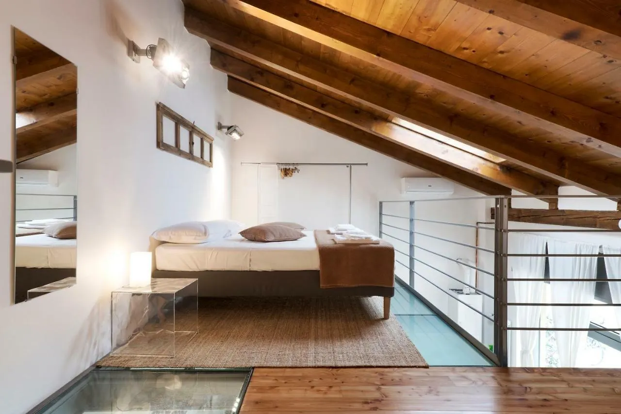 Luxury Apartments Fioravanti Milan 0*,